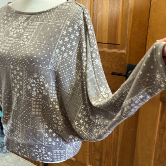 NWOT Boho Dolman Sleeve Slouchy Fit Top - Picture 2 of 3